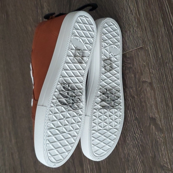 The Forever High-Top Sneaker BNWT - Size 7 - Picture 4 of 4